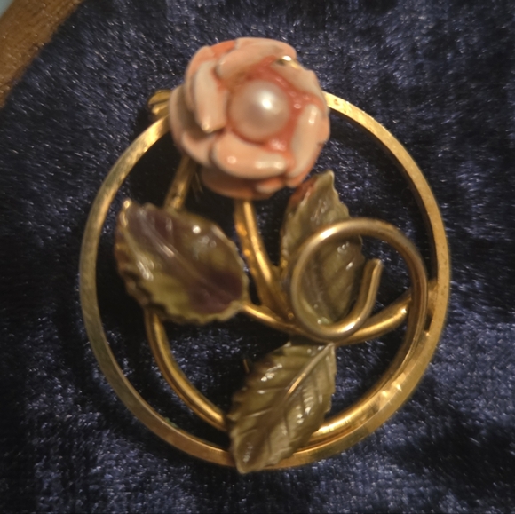 Vintage Floral Brooch Set of 7 on Navy Blue Velvet Hanging Display Case - Picture 11 of 12